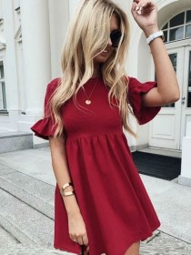 Коротка сукня із завищеною талією