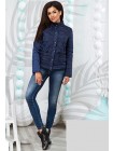 Модна коротка жіноча куртка на блискавці з коміром стойка 823707-11