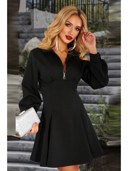 Короткое черное платье с молнией на декольте